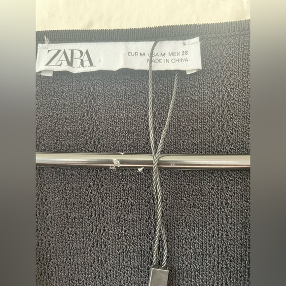 ZARA TEXTURED VISCOSE NYLON BLEND KNIT TUNIC WITH FRINGE BLACK V-NECK; SIZE M - Picture 5 of 5